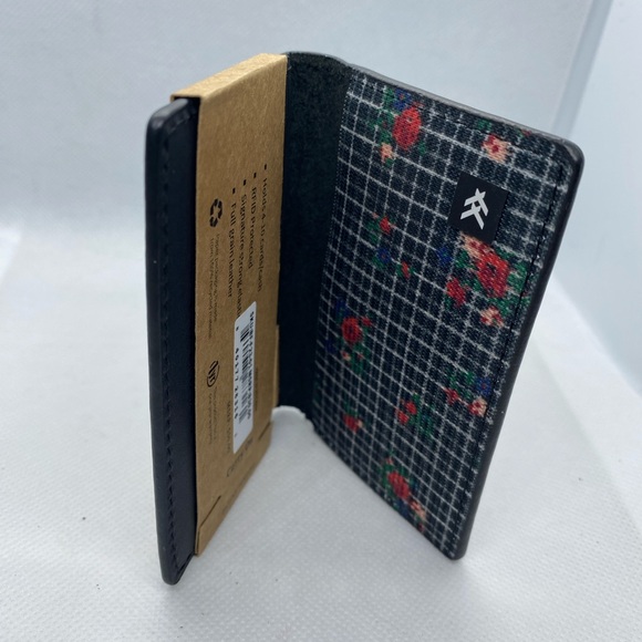 Slim Wallet THREAD Carry On Small Credit Card Holder Leather NWT - Picture 4 of 6